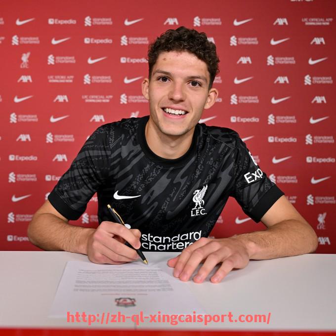 杏彩体育-世俱杯射门姿态动作分析与射门效率关联研究